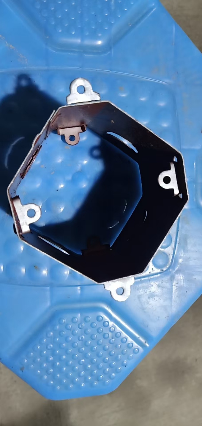 活底八角外耳线盒